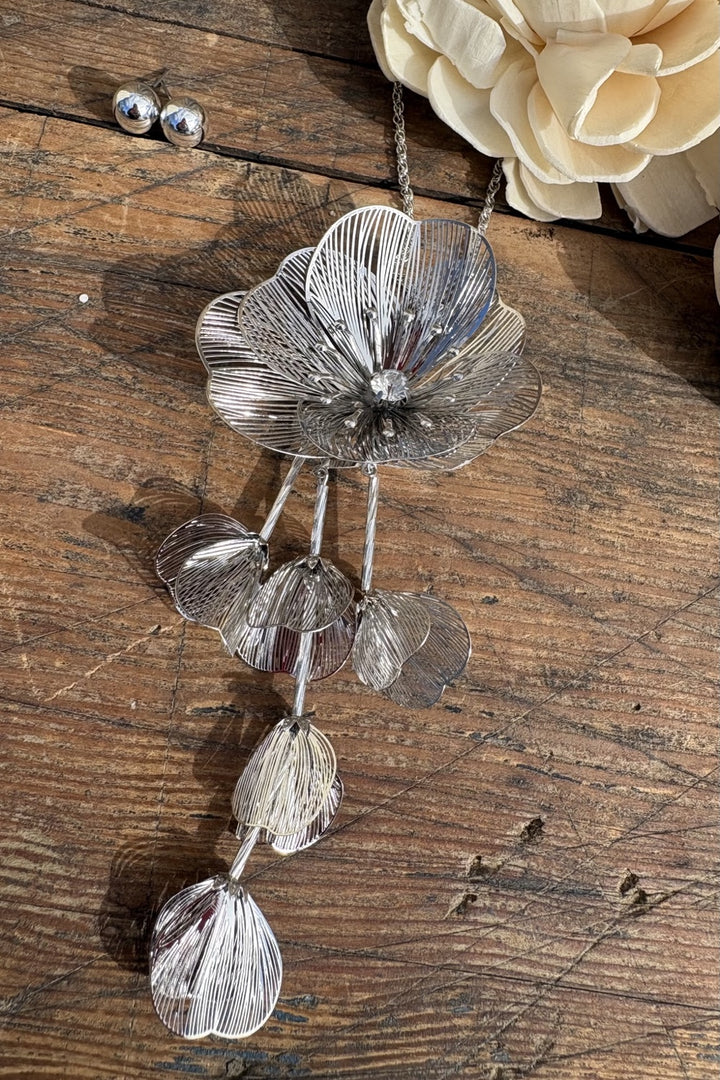 Petal Collective Necklace Set