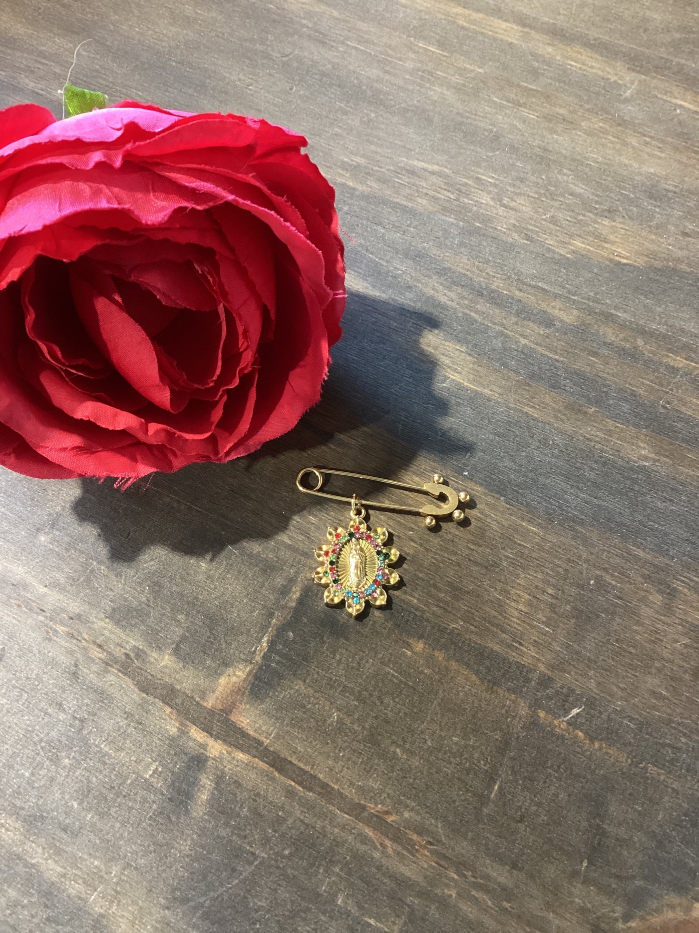 La Medalla Milagrosa Pin